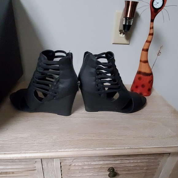 High heels - Picture 4 of 6